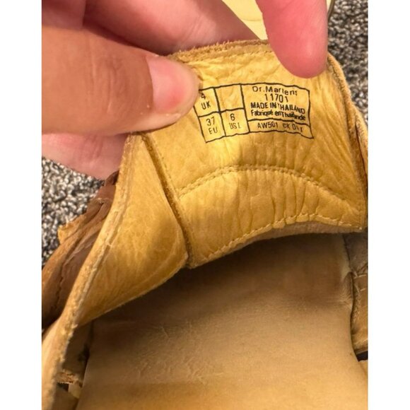 DR MARTENS Women's Vintage Cream Chunky Heel Slip On Sandals (11701) Sz 6 - Picture 8 of 8